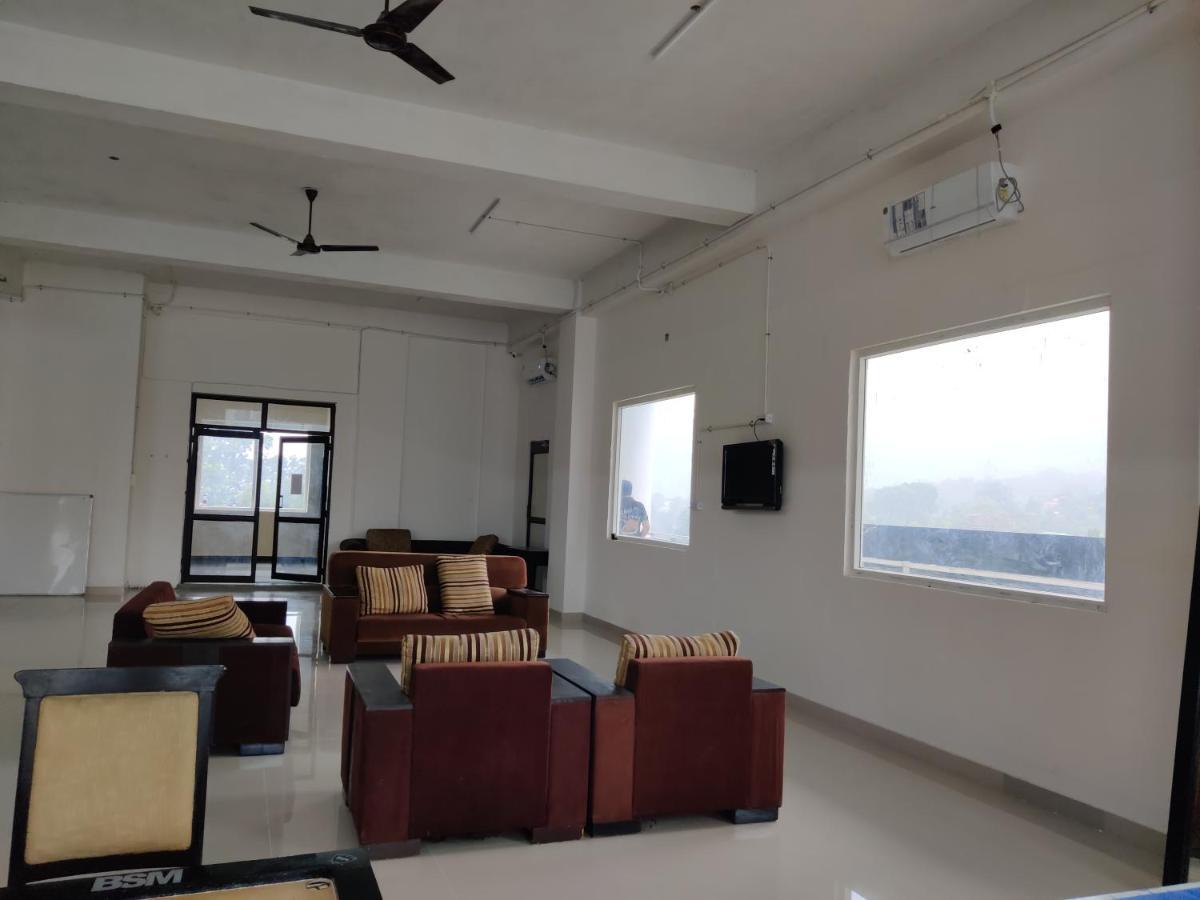 Abuzz Oxfordcaps Imperial Heights Mussoorie Dehradun旅舍 外观 照片